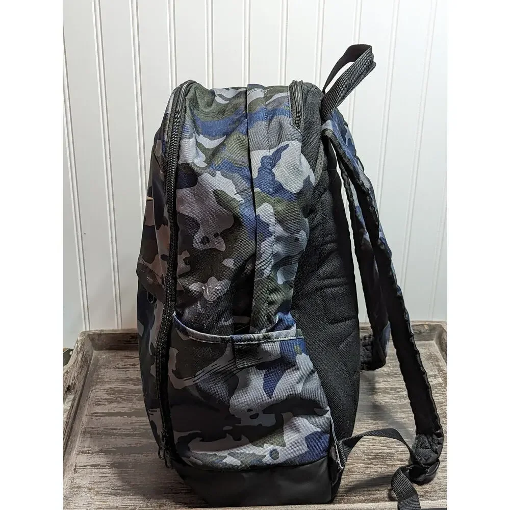 Nike Camo Backpack With Comfort Straps - Picture 7 of 9